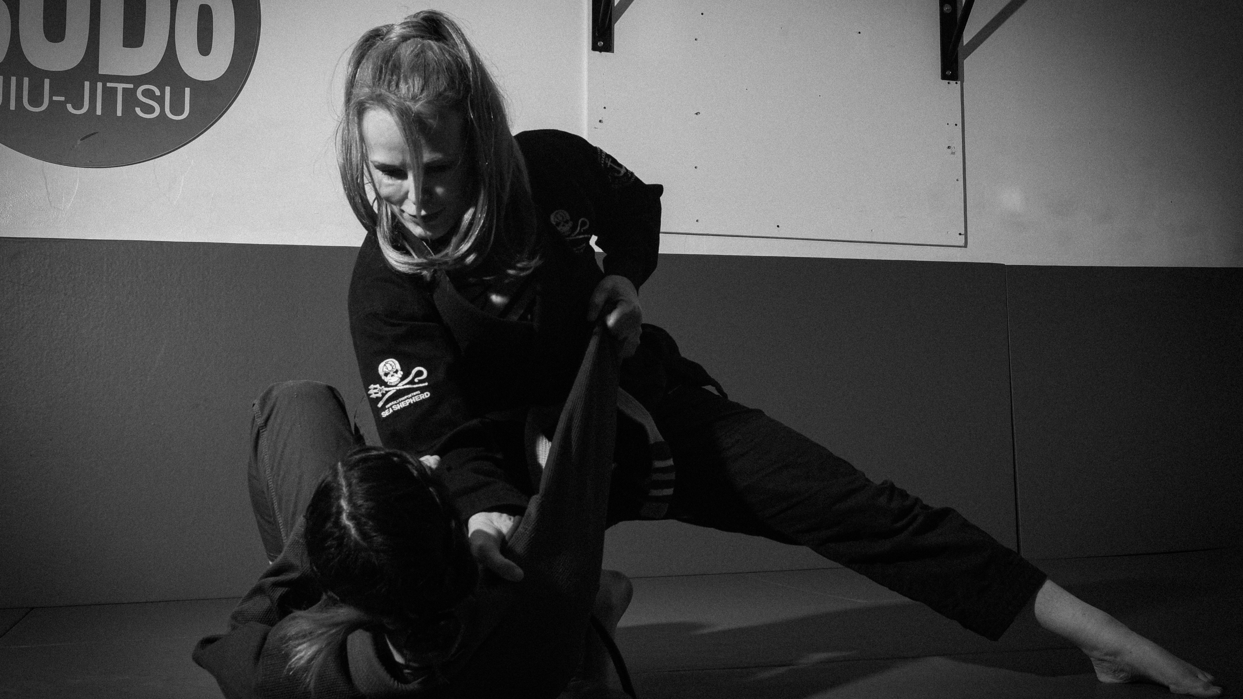 Women training Brazilian Jiu-Jitsu at Budo Vancouver